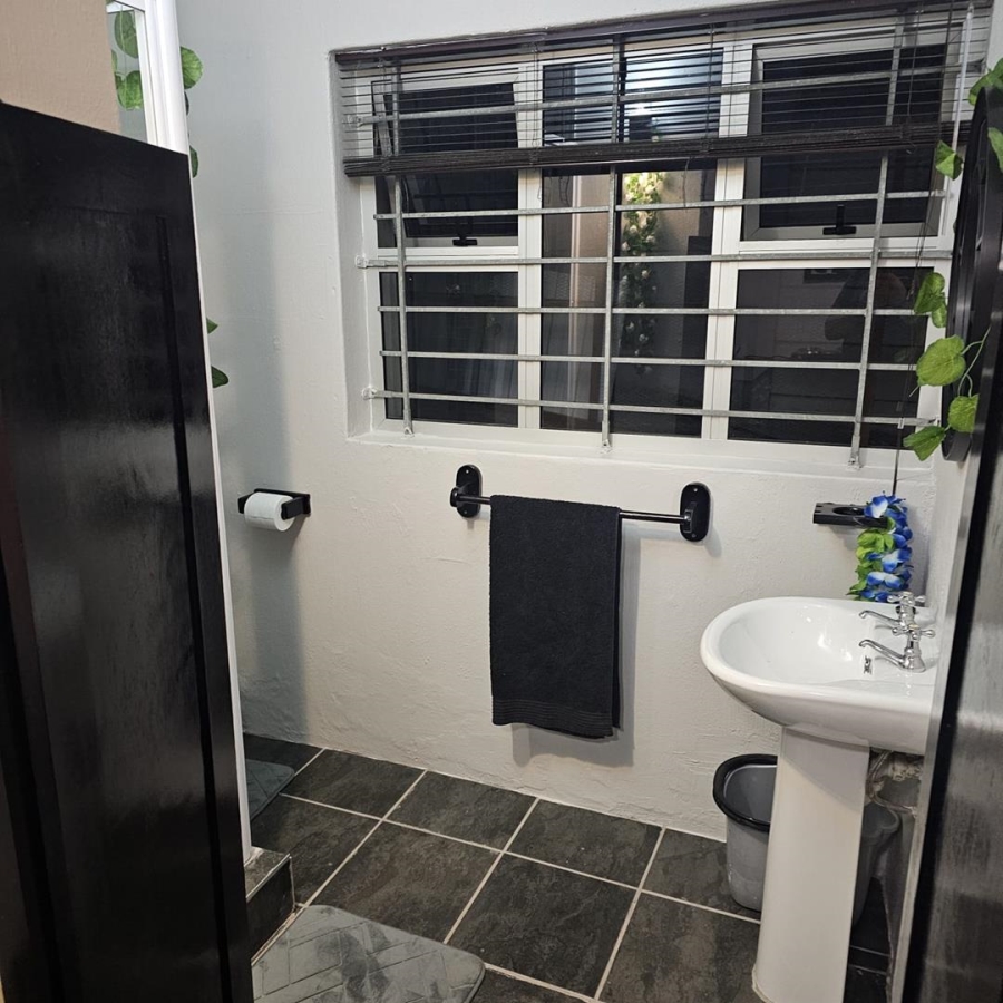 To Let 1 Bedroom Property for Rent in Mount Croix Eastern Cape